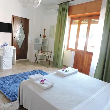 Il Muro Vecchio 招待所 4*